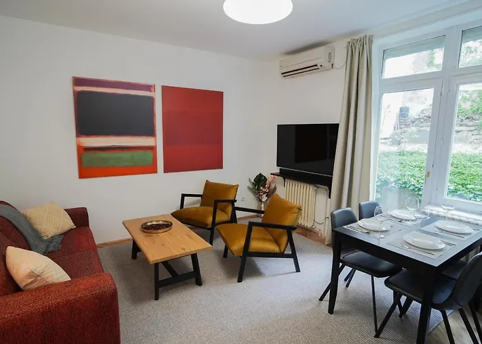 Quiet Luxury Family Apt Belgrade Fortress Center