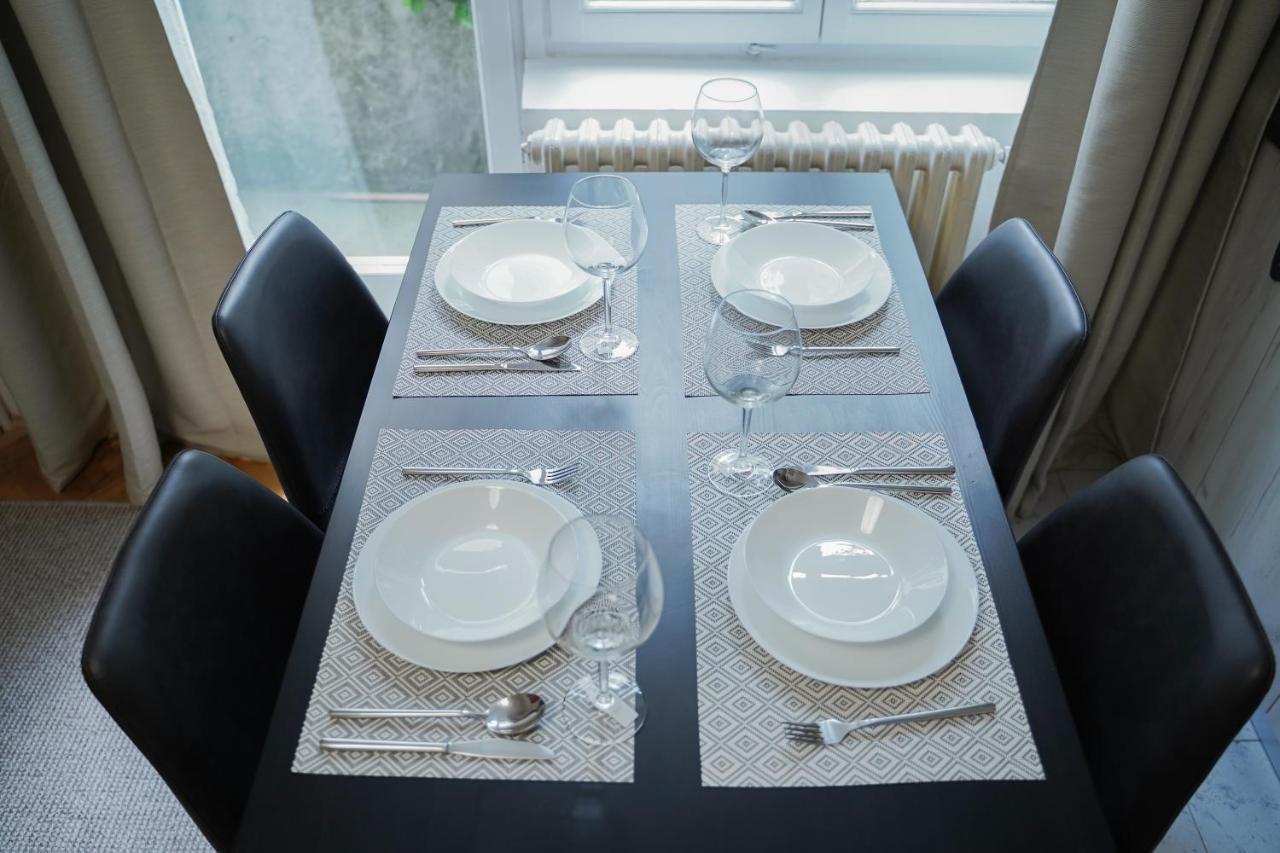 Quiet Luxury Family Fortress Center Apartment *