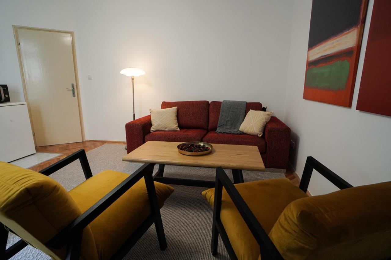 Apartment Quiet Luxury Family Fortress Center